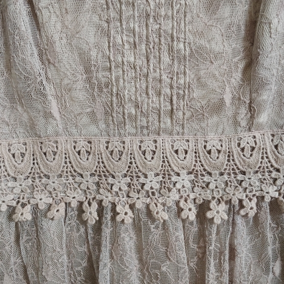 Elegant vintage lace dress - Picture 4 of 5